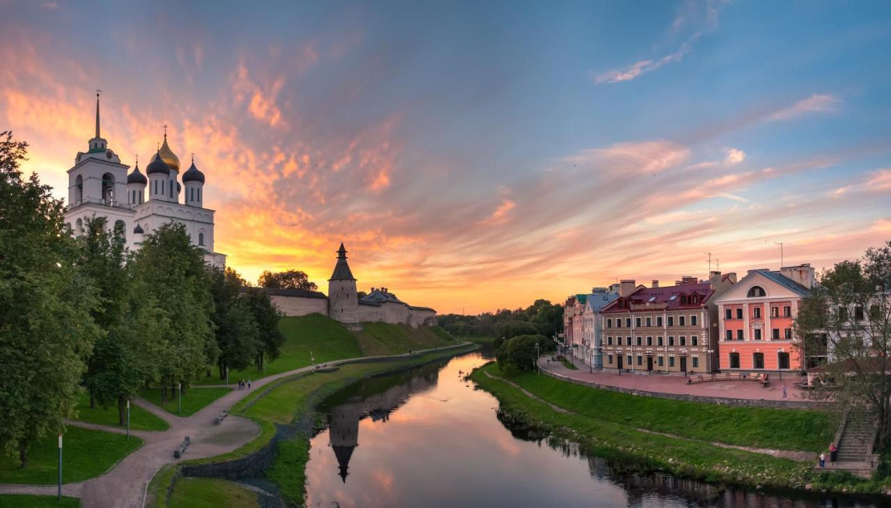 Golden Embankment Hotel Pskov Ngoại thất bức ảnh