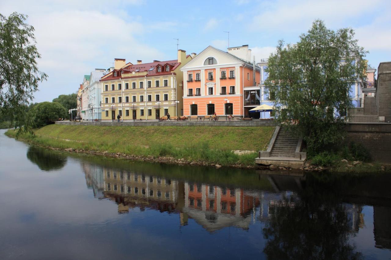 Golden Embankment Hotel Pskov Ngoại thất bức ảnh